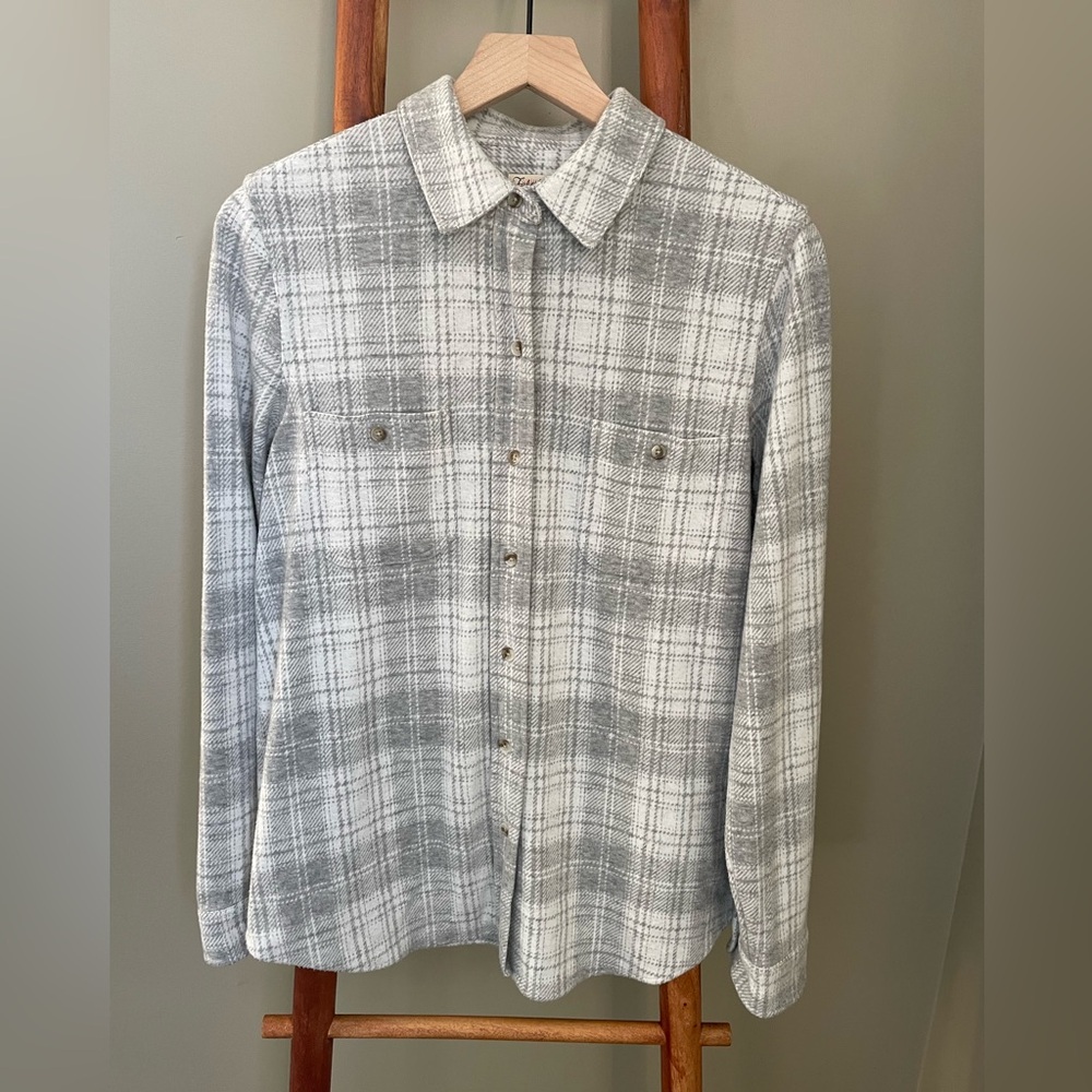 Faherty Women’s Legend™ Sweater Shirt, Medium